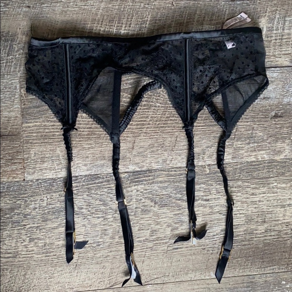 Victoria’s Secret Waist Garter